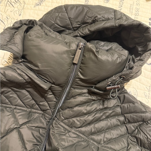 Michael Kors Packable Down Jacket XL (NWOT) - Picture 4 of 4